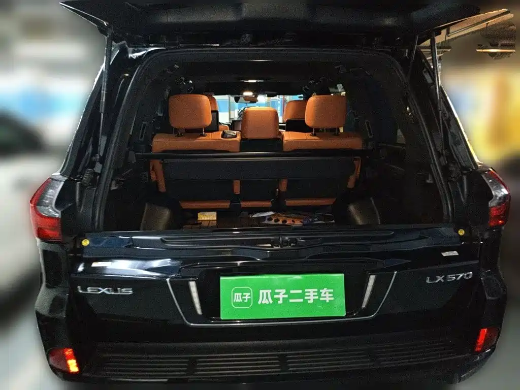 Lexus LX — миниатюра 10