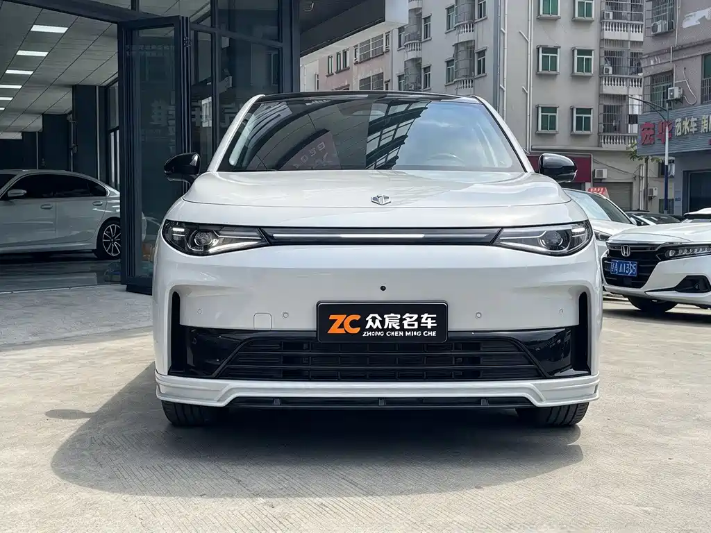 Leapmotor Leapmotor C10 — миниатюра 2