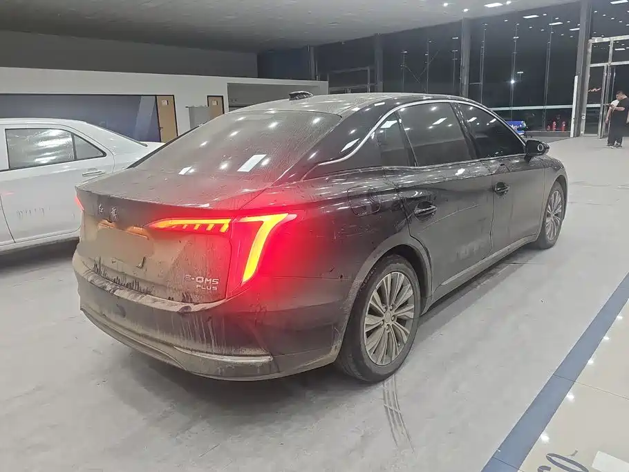 Hongqi Hongqi E-QM5 — миниатюра 3