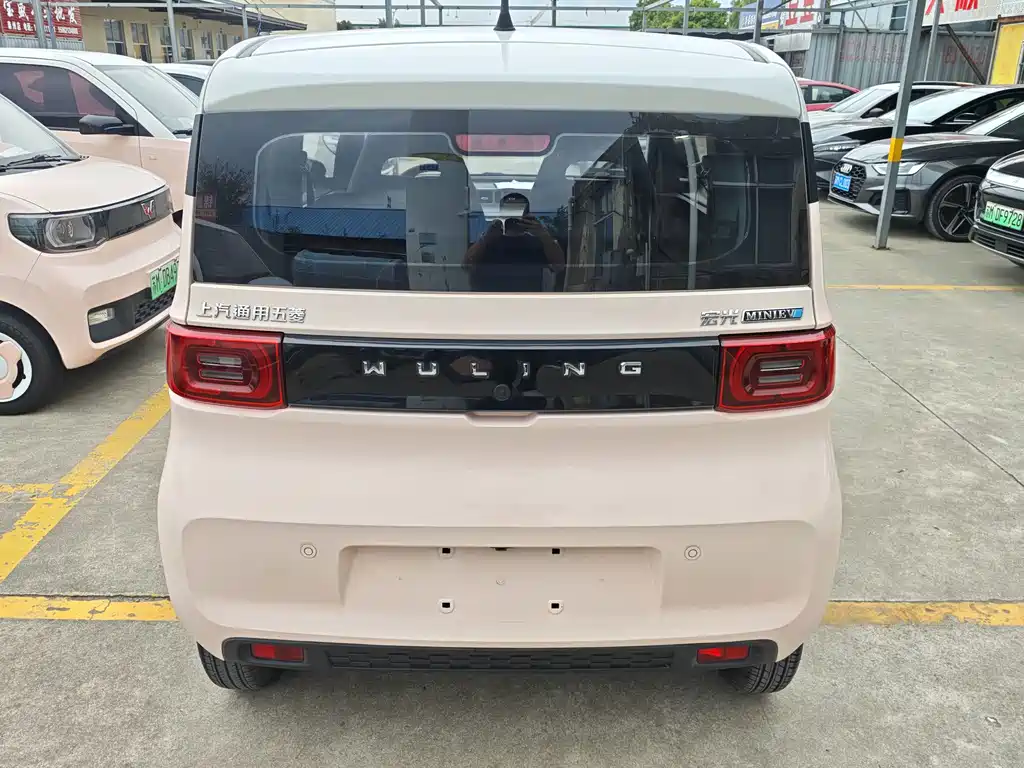 Wuling MINIEV — миниатюра 6