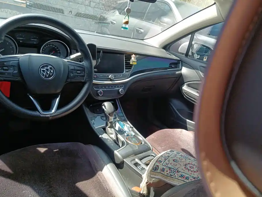 Buick Verano — миниатюра 12