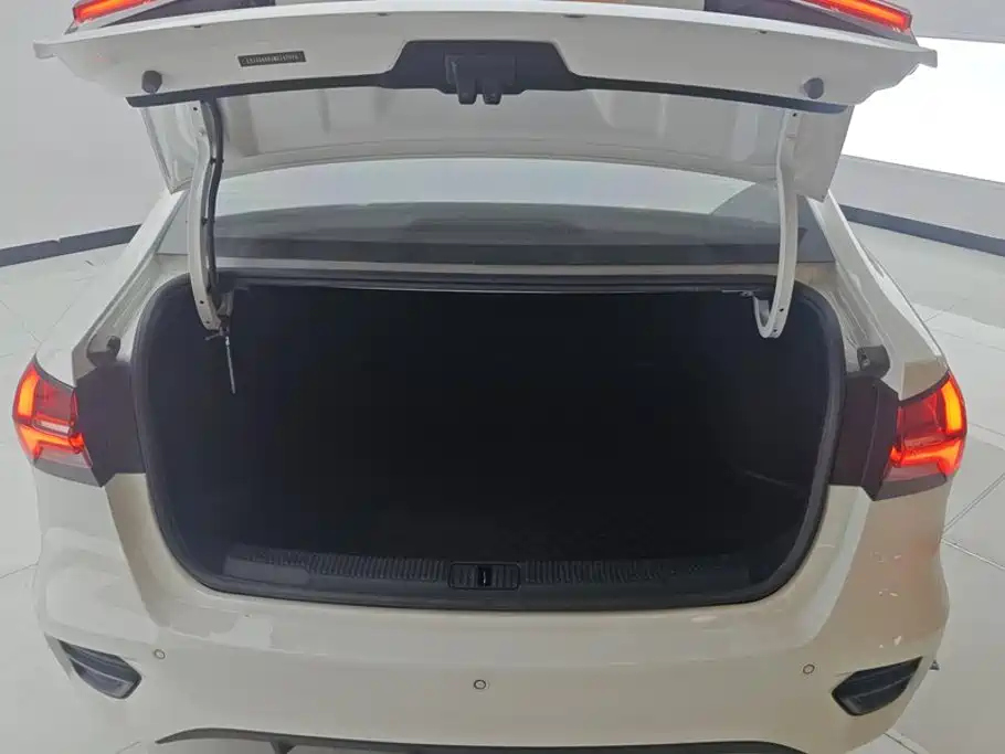 Roewe i5 — миниатюра 4