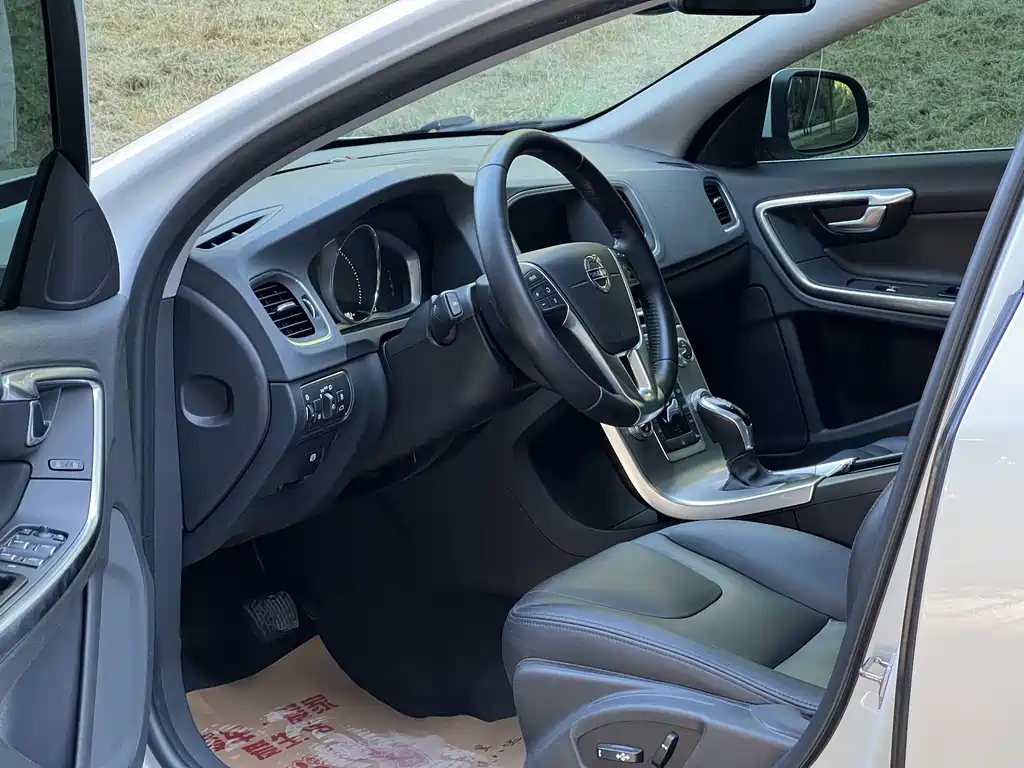 Volvo S60 — миниатюра 4