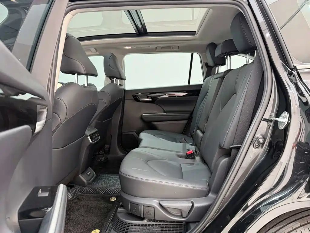 Toyota Highlander — миниатюра 19