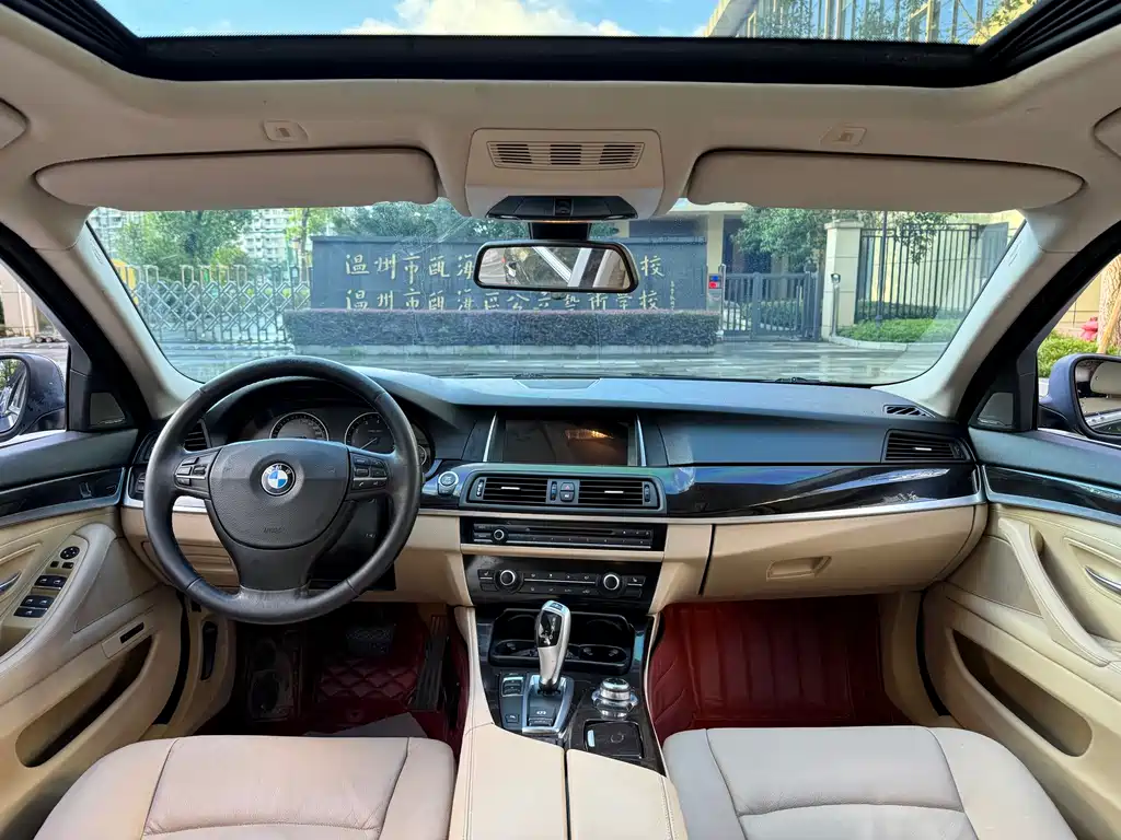 BMW 5 Series — миниатюра 7