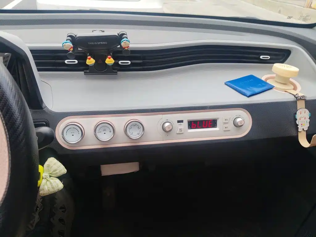 Wuling MINIEV — миниатюра 9