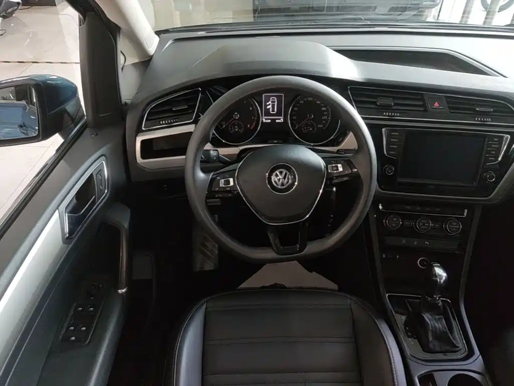 Volkswagen Touran — миниатюра 11