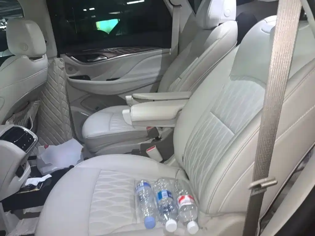 Buick Enclave — миниатюра 15