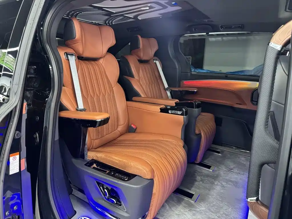 Toyota Granvia — миниатюра 22