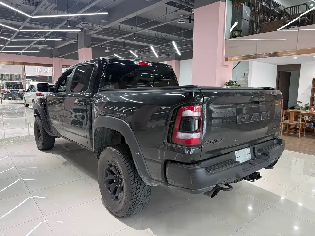 Ram Trucks 2023 6.2T AT