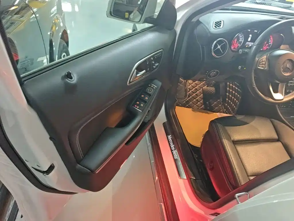 Mercedes-Benz GLA — миниатюра 16