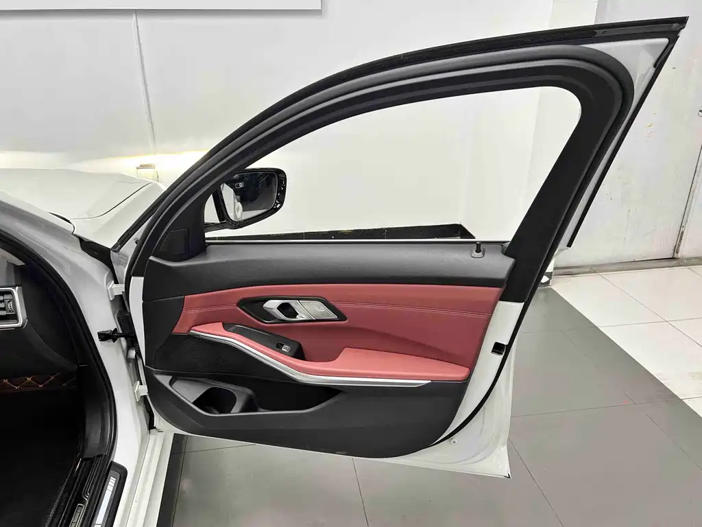 BMW 3 Series — миниатюра 17