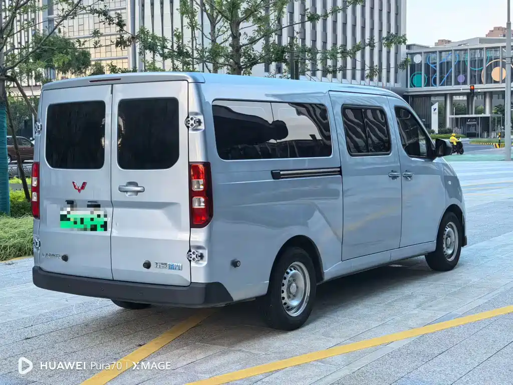 Wuling Yangguang — миниатюра 4