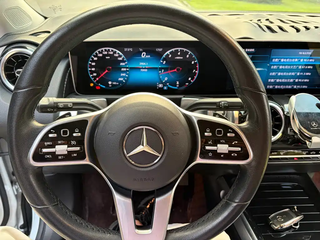 Mercedes-Benz GLB — миниатюра 7