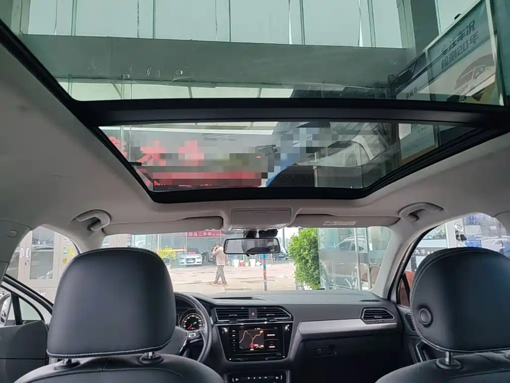 Volkswagen Tiguan L — миниатюра 18