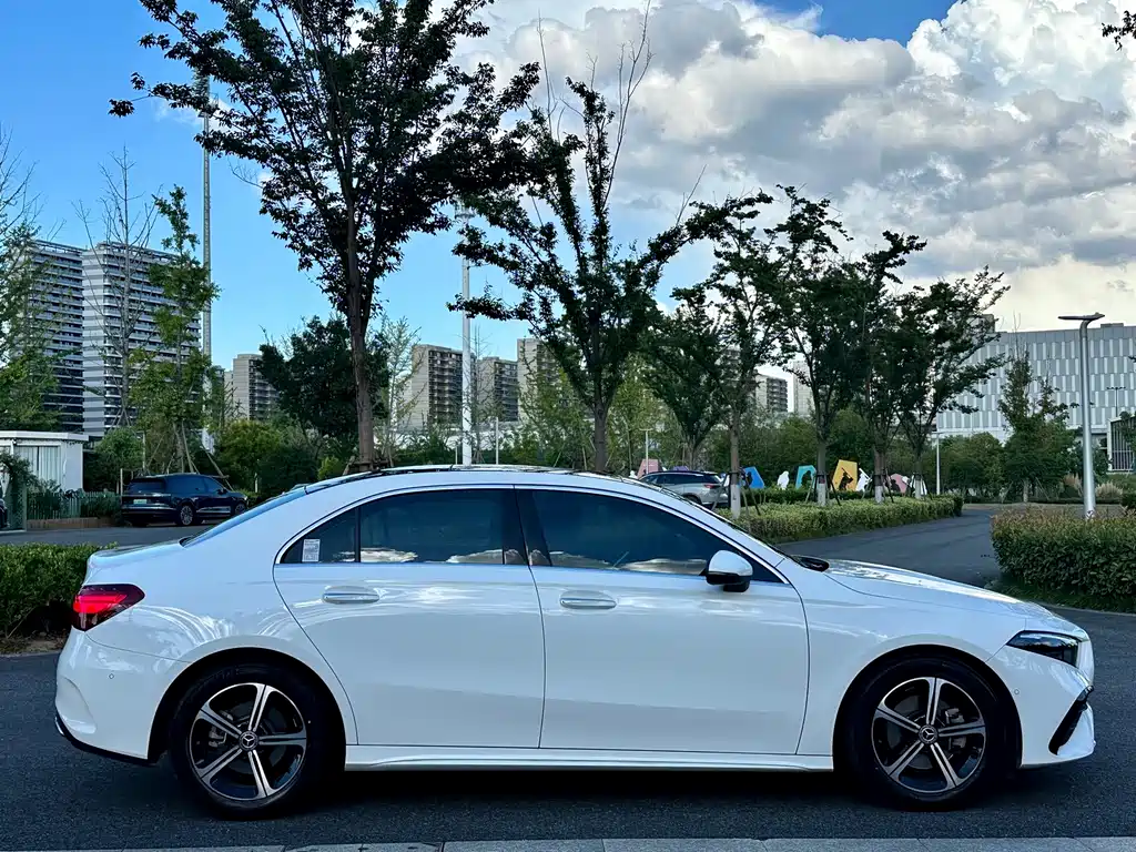 Mercedes-Benz A-Class — миниатюра 7