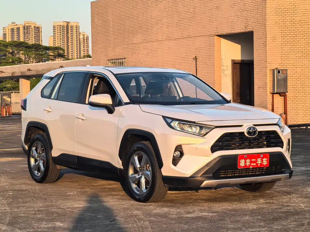 Toyota RAV4 — миниатюра 3