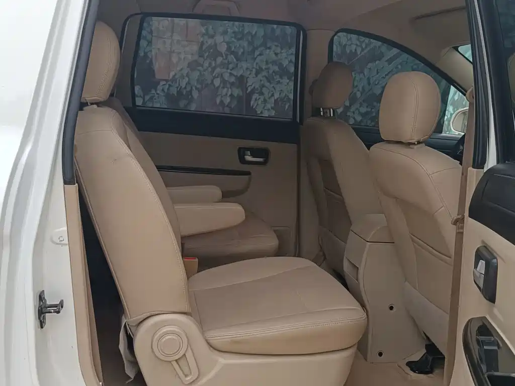 Dongfeng 370 2016 1.5L MT Ⅱ 7 мест