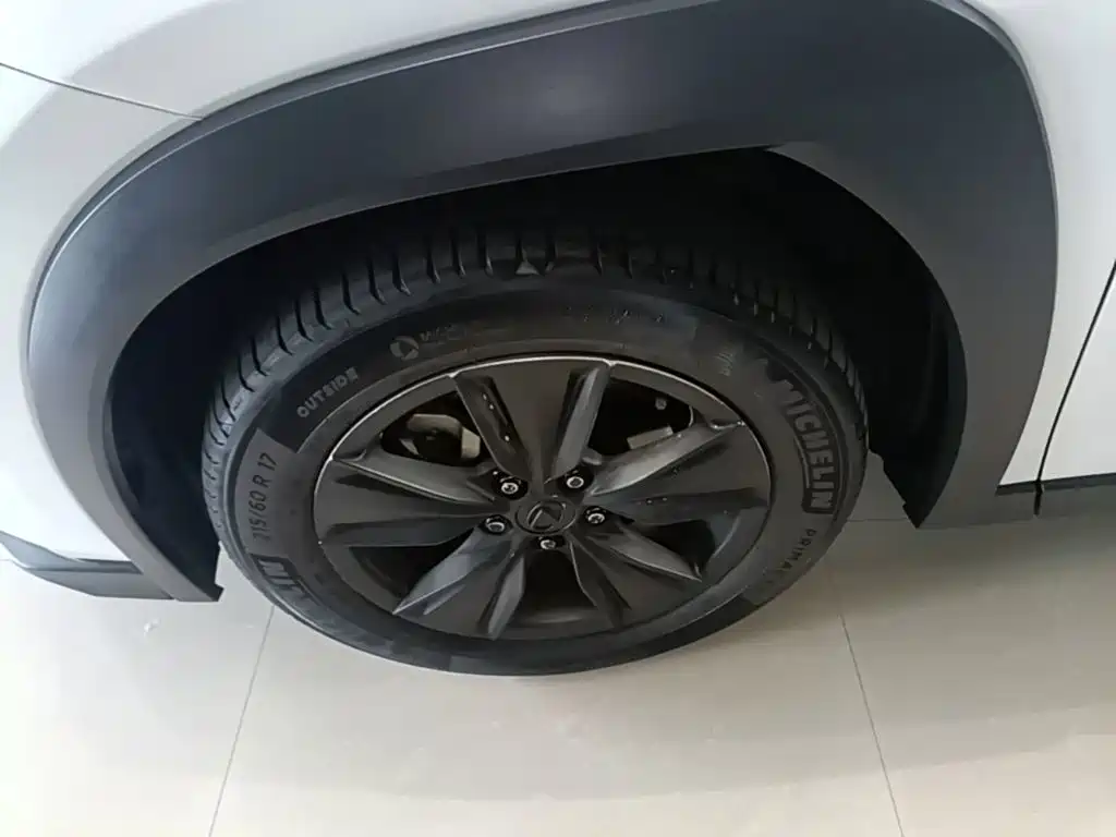 Lexus UX — миниатюра 25