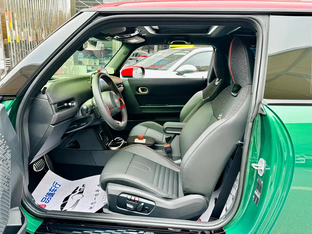 Mini JCW 2025 JOHN COOPER WORKS