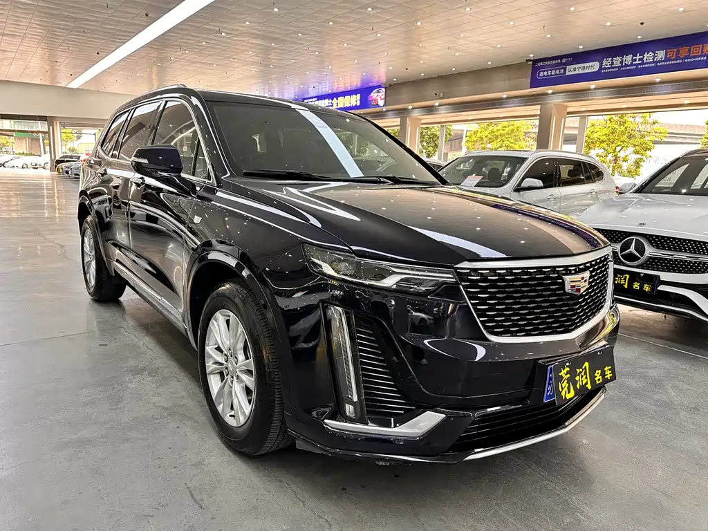 Cadillac XT6 2020 28T мест