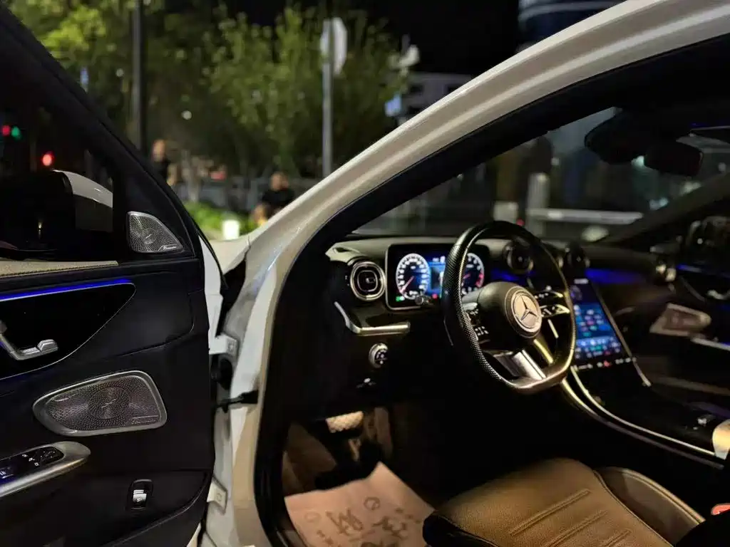Mercedes-Benz C-Class — миниатюра 4