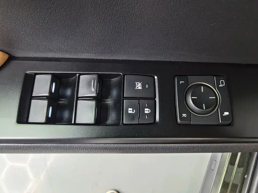 Lexus UX — миниатюра 11