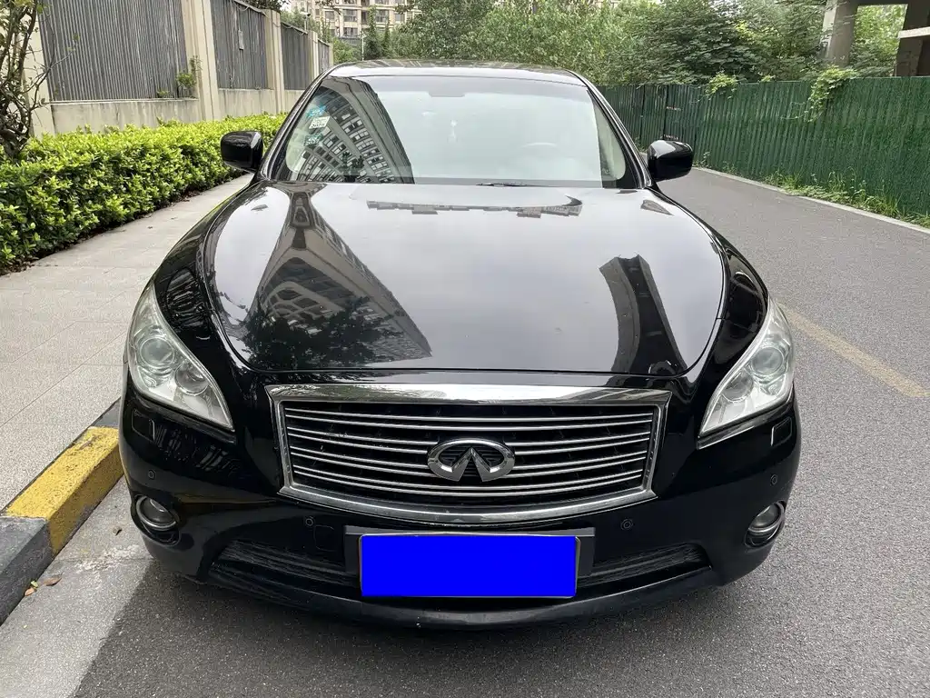Infiniti Q70 — миниатюра 2