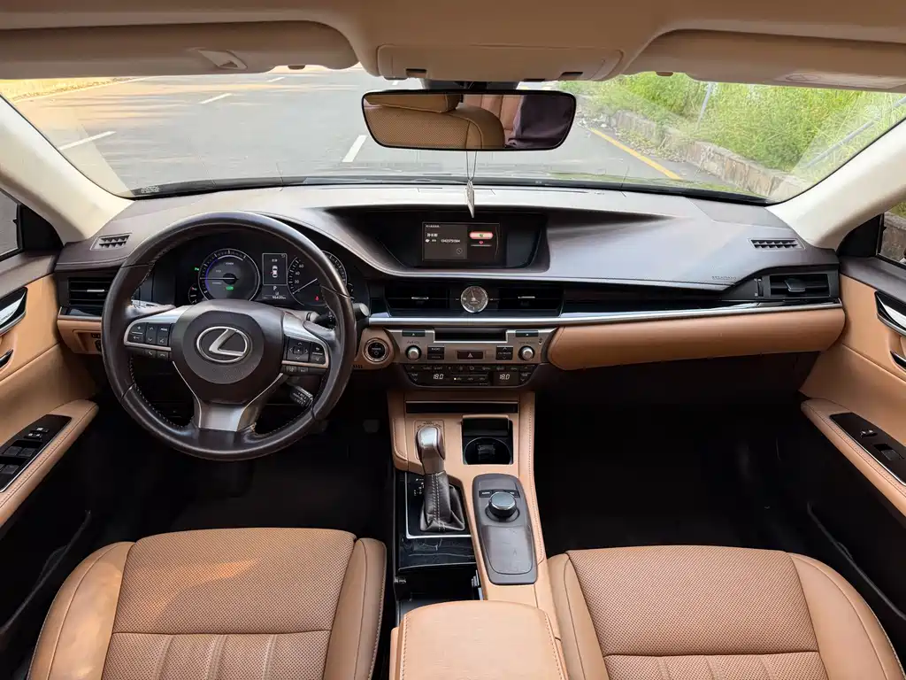 Lexus ES — миниатюра 5