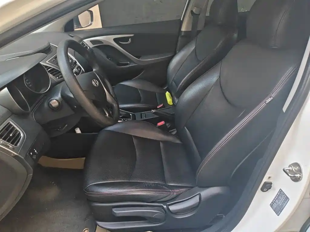 Hyundai Elantra Langdong — миниатюра 8