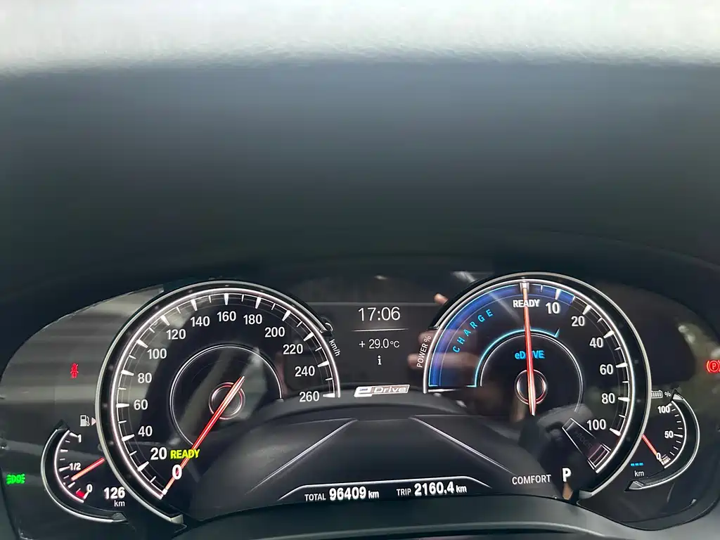 BMW 5 Series New Energy — миниатюра 15