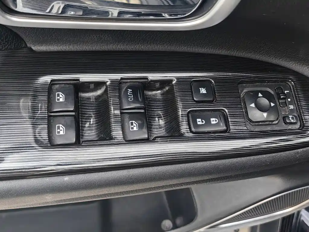 Mitsubishi Outlander — миниатюра 7