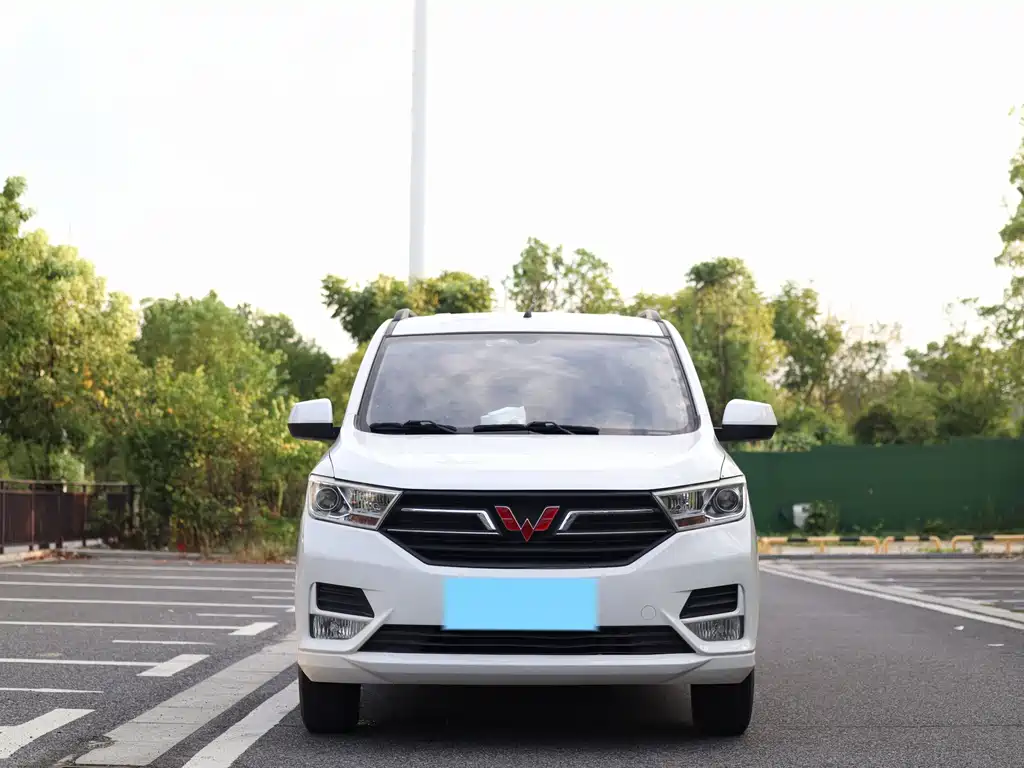 Wuling Hongguang — миниатюра 2