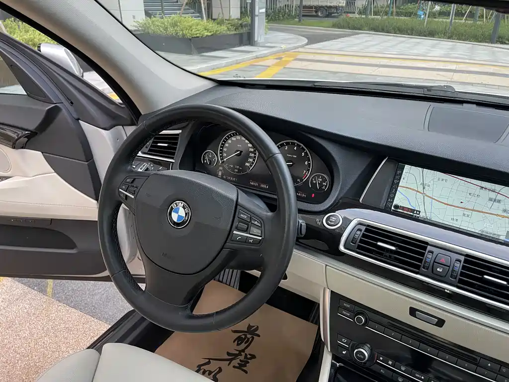 BMW 5 Series GT — миниатюра 12