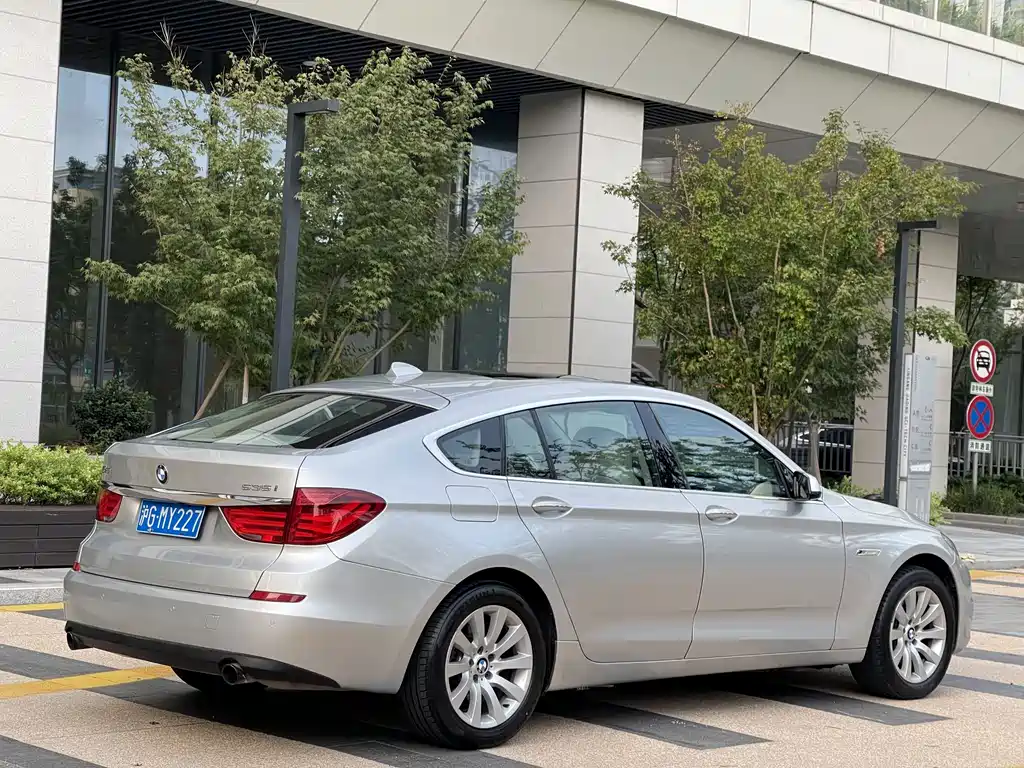 BMW 5 Series GT — миниатюра 4