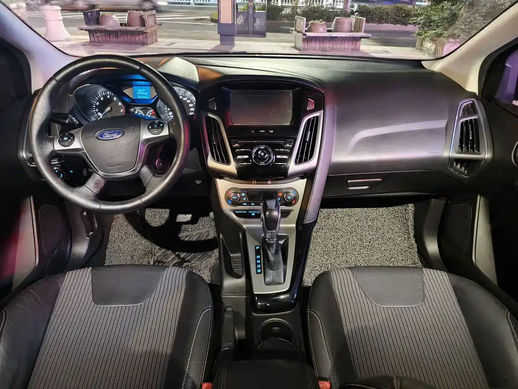 Ford Focus — миниатюра 10