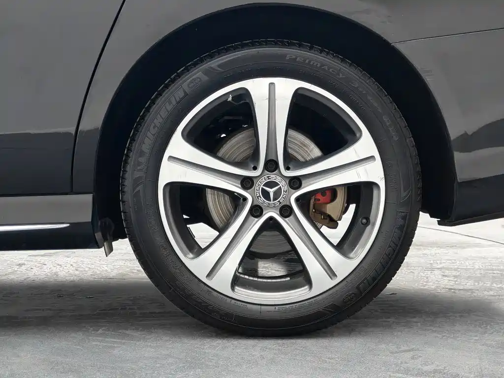 Mercedes-Benz E-Class — миниатюра 16