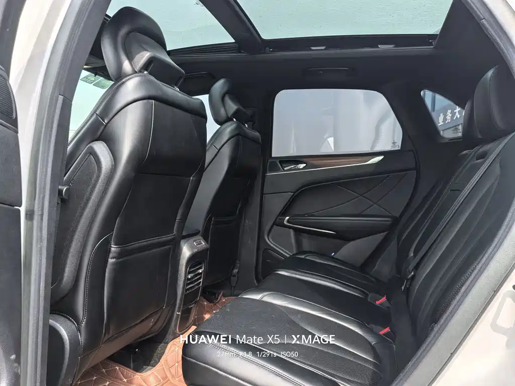Lincoln MKC — миниатюра 6