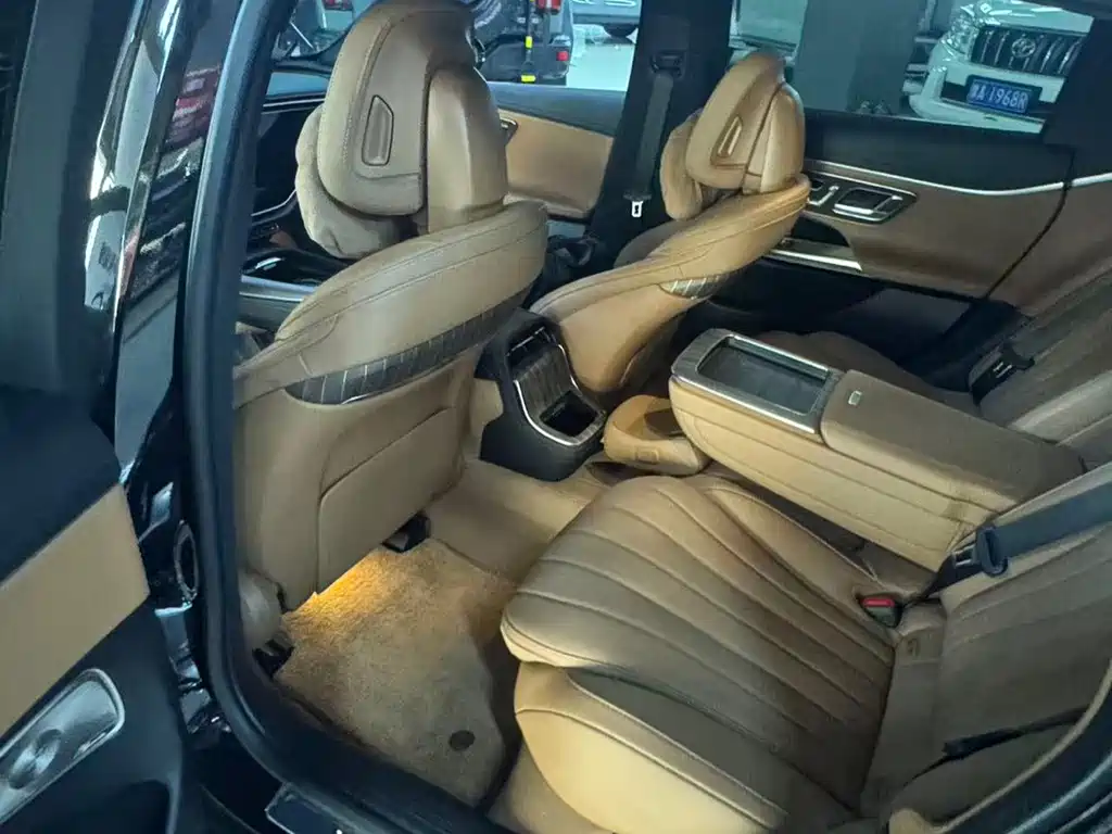 Mercedes-Benz E-Class — миниатюра 3