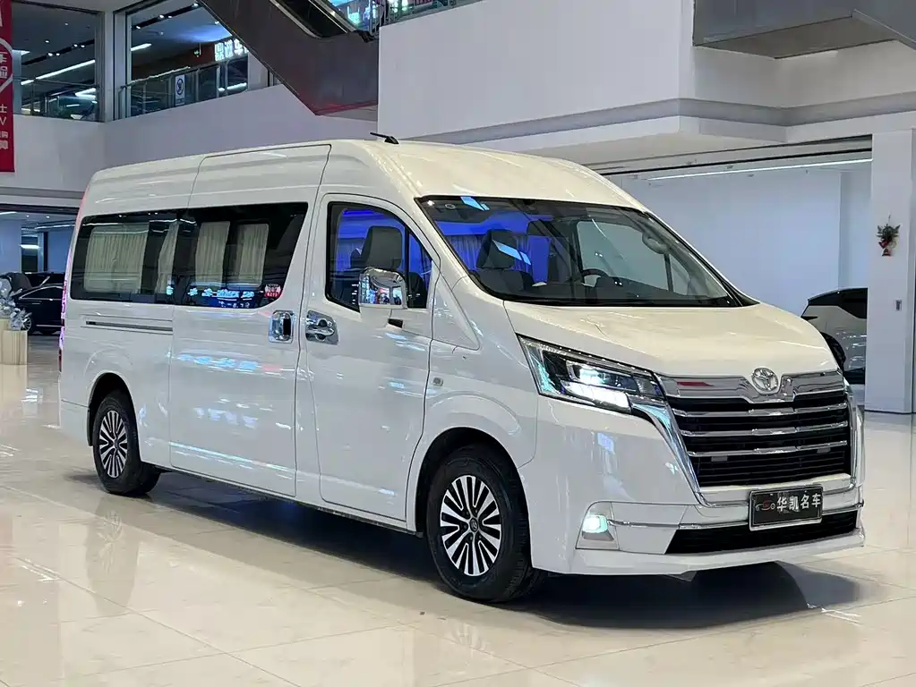 Toyota HiAce 2019 3.5L AT