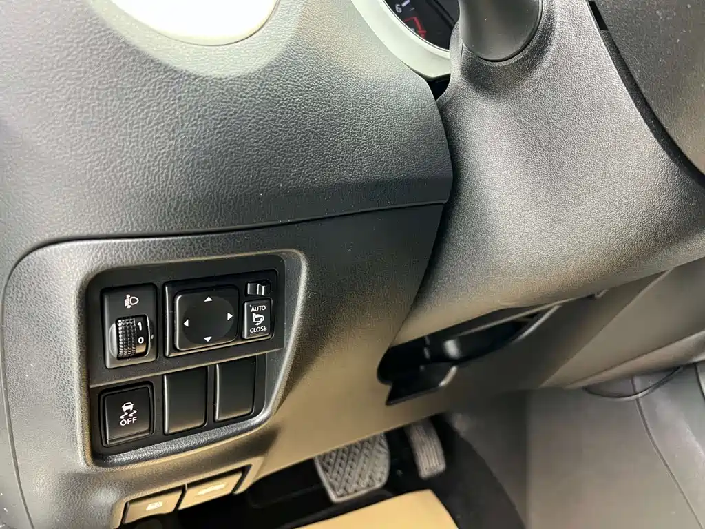 Infiniti ESQ — миниатюра 5