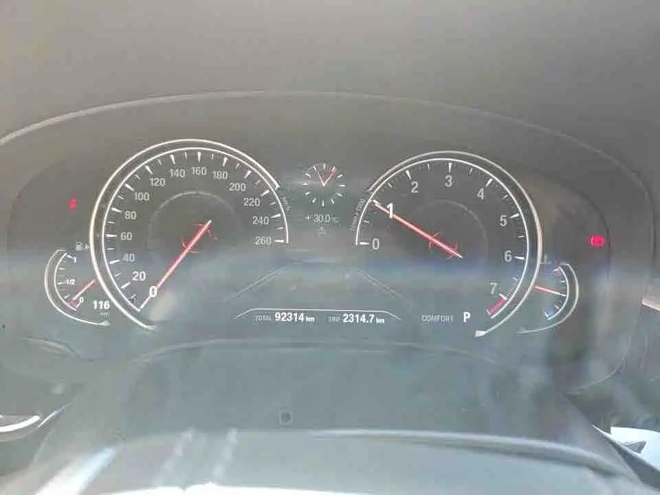 BMW 5 Series — миниатюра 8