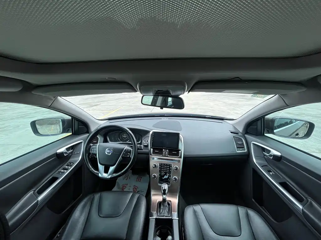 Volvo XC60 — миниатюра 6