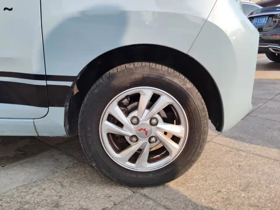 Wuling MINIEV — миниатюра 6