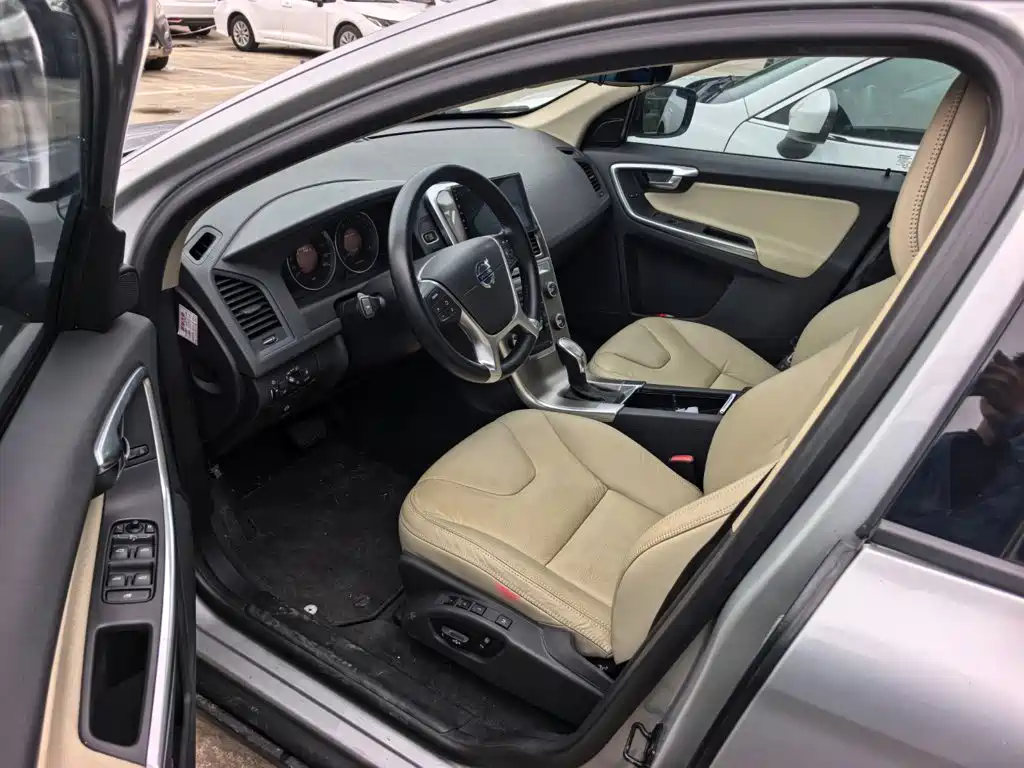 Volvo XC60 (Import) — миниатюра 7