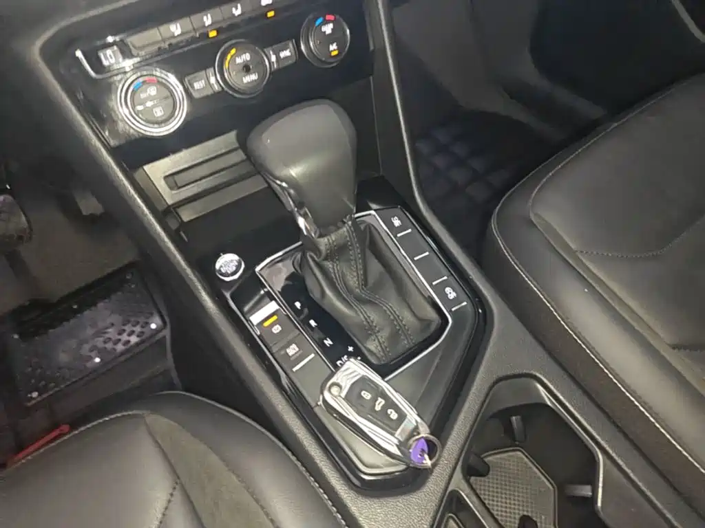Volkswagen Tiguan L — миниатюра 14