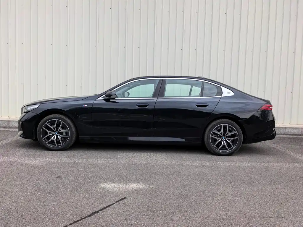 BMW i5 2025 eDrive 35L M Sport