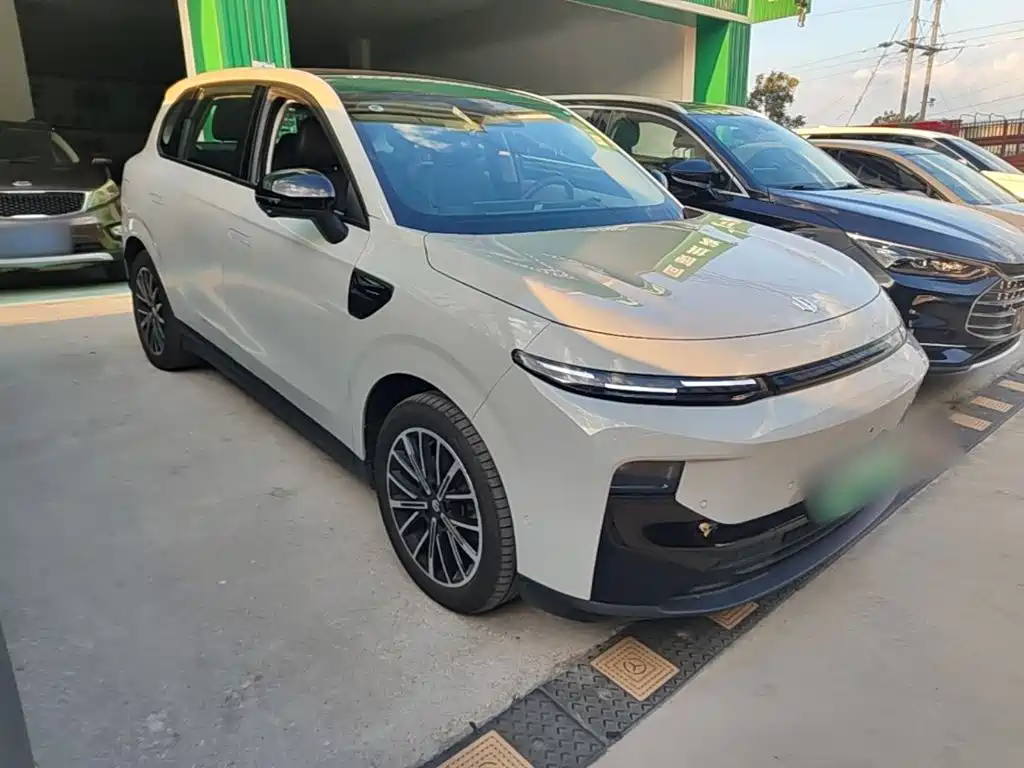 Leapmotor Leapmotor B10 — миниатюра 4