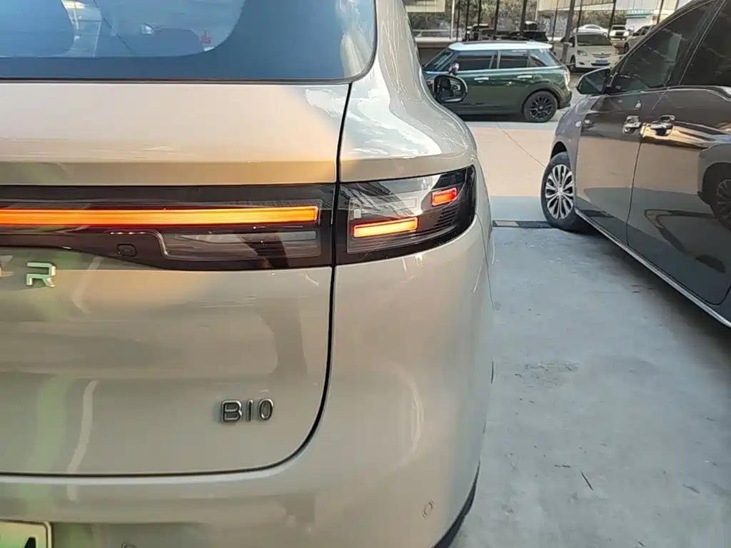 Leapmotor Leapmotor B10 — миниатюра 8