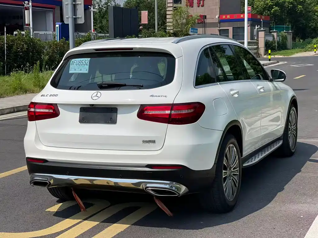 MERCEDES-BENZ GLC